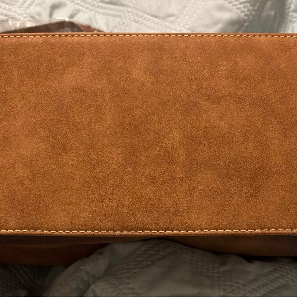 Elegant Tony Lama Brown Concealed Carry Leather Tote with Textured Stripes (NEW) - Picture 4 of 11